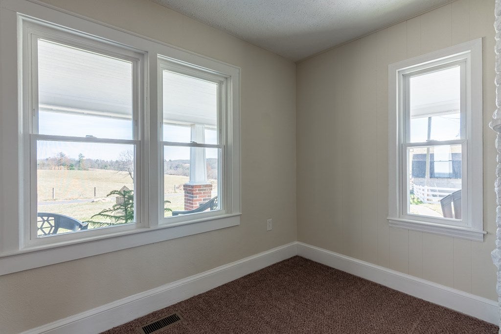 2989 Hebron Road Galax, VA 24333 - Photo 15 of 75 Gallery Image 15