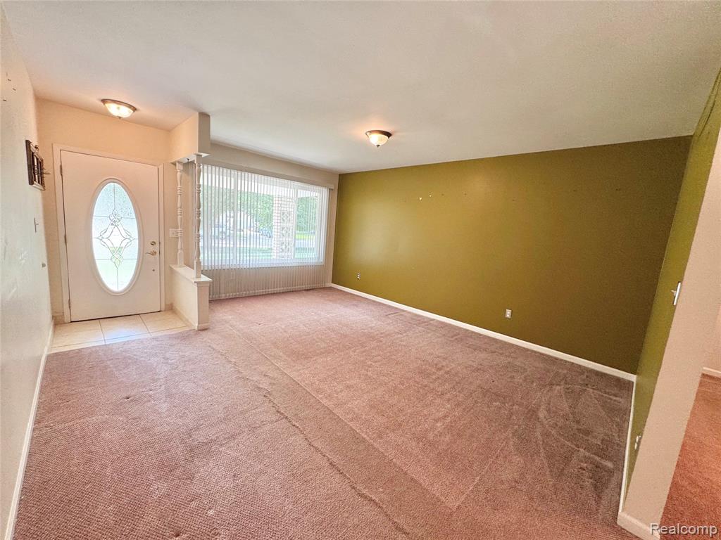 43038 Hanford Road Canton, MI 48187 - Photo 4 of 26