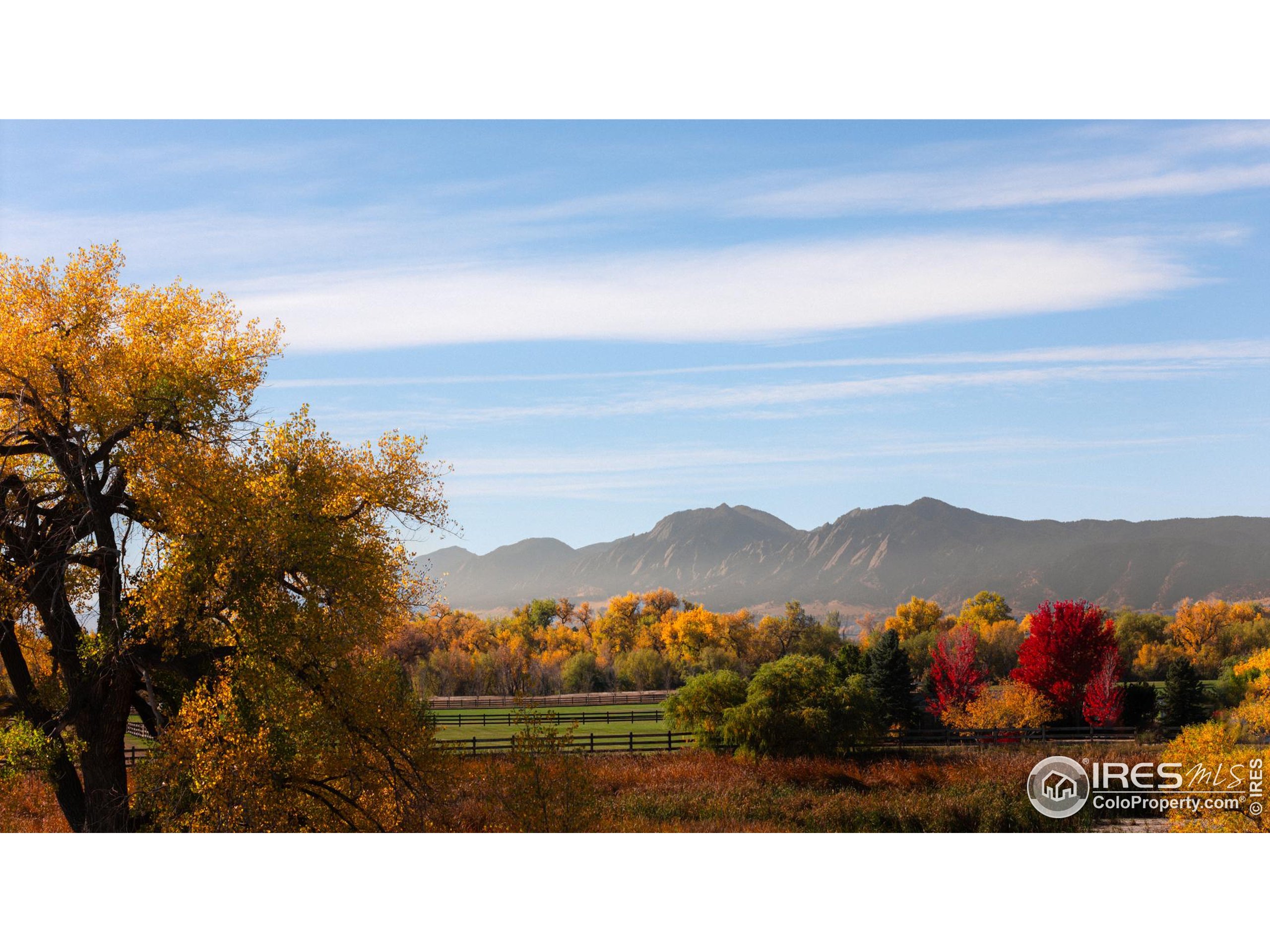 5196 Oxford Road Longmont, CO 80503 - Photo 4 of 38 a view of city and mountain