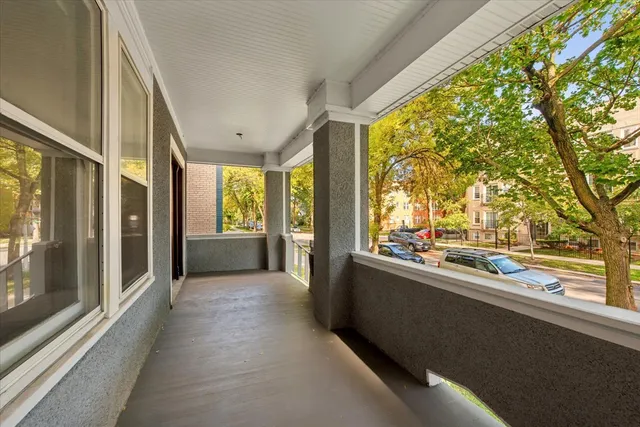 $835,000 | 7252 North Bell Avenue, Chicago, IL 60645