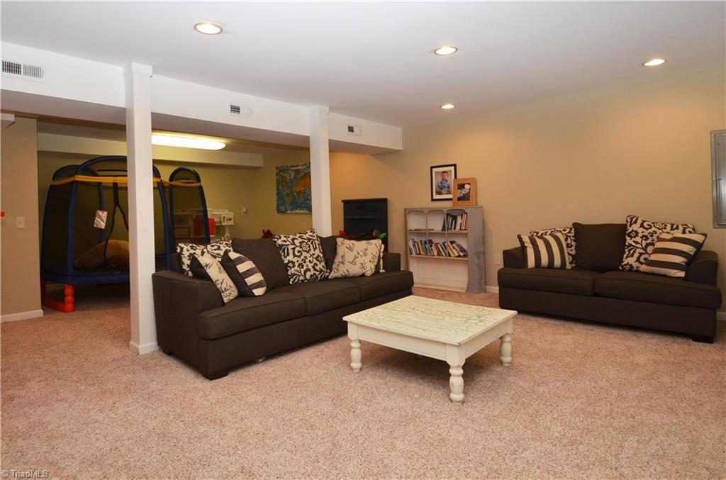1025 Huntingdon Road Winston-Salem, NC 27104 - Photo 20 of 26 Recreation room