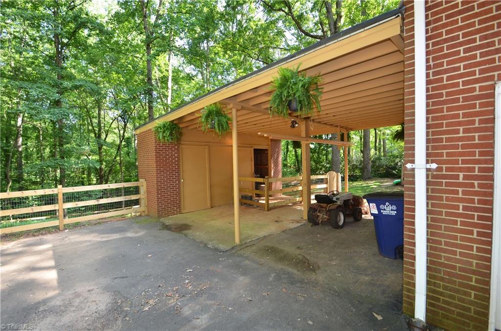 1025 Huntingdon Road Winston-Salem, NC 27104 - Photo 22 of 26 Two car carport plus one car garage.