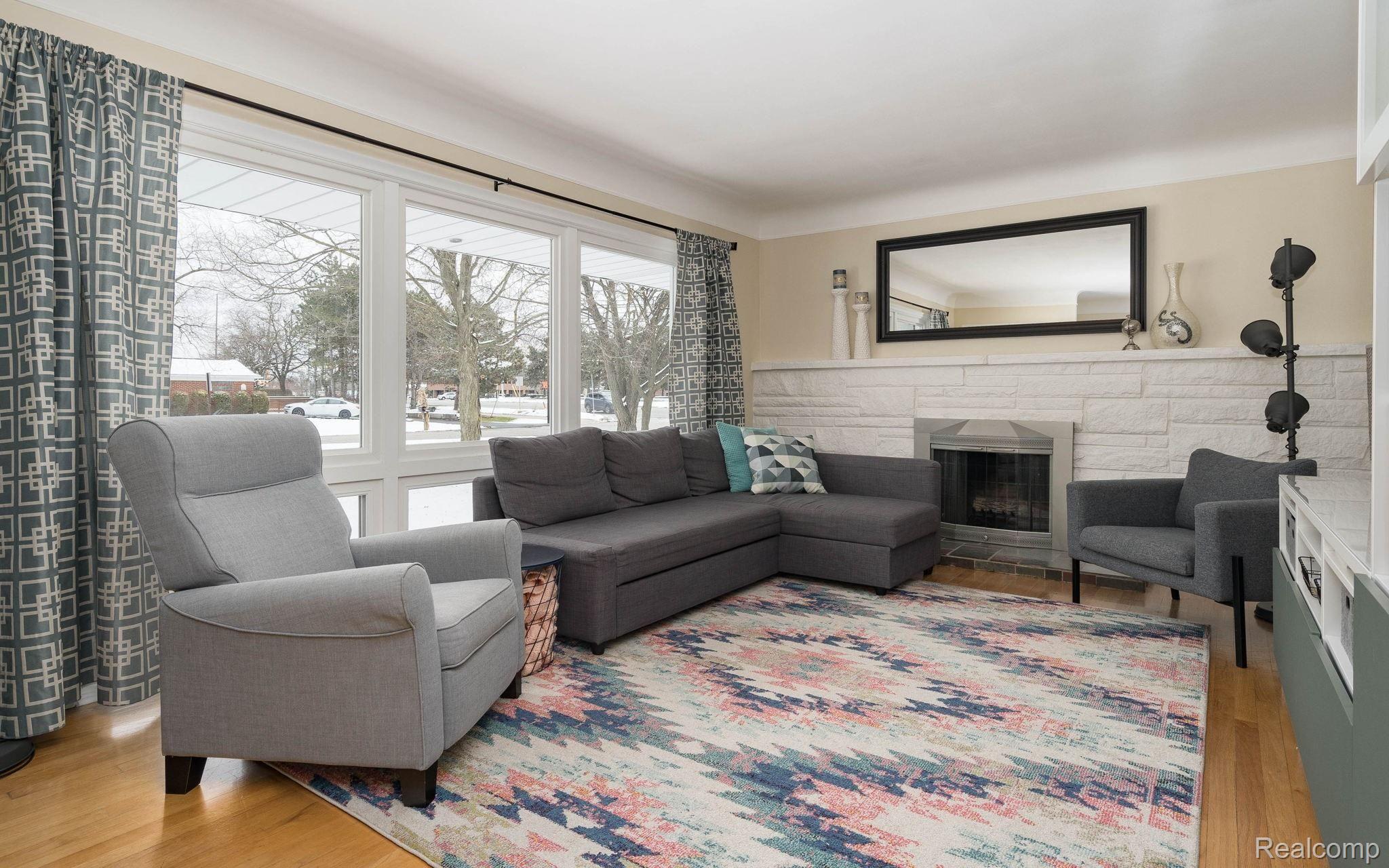 27815 Peppermill Road Farmington, MI 48331 - Photo 6 of 30 6-web-or-mls-27815-Peppermill-Rd-6.jpg