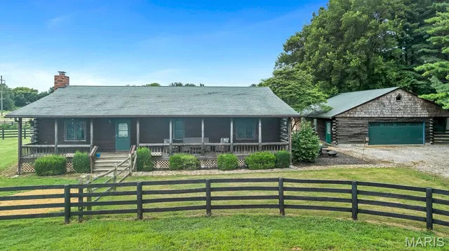 $380,000 | 17407 Highway 109, Dow, IL 62022