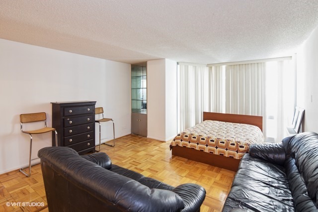 21 West Goethe Street, Unit 4B Chicago, IL 60610 - Photo 5 of 9