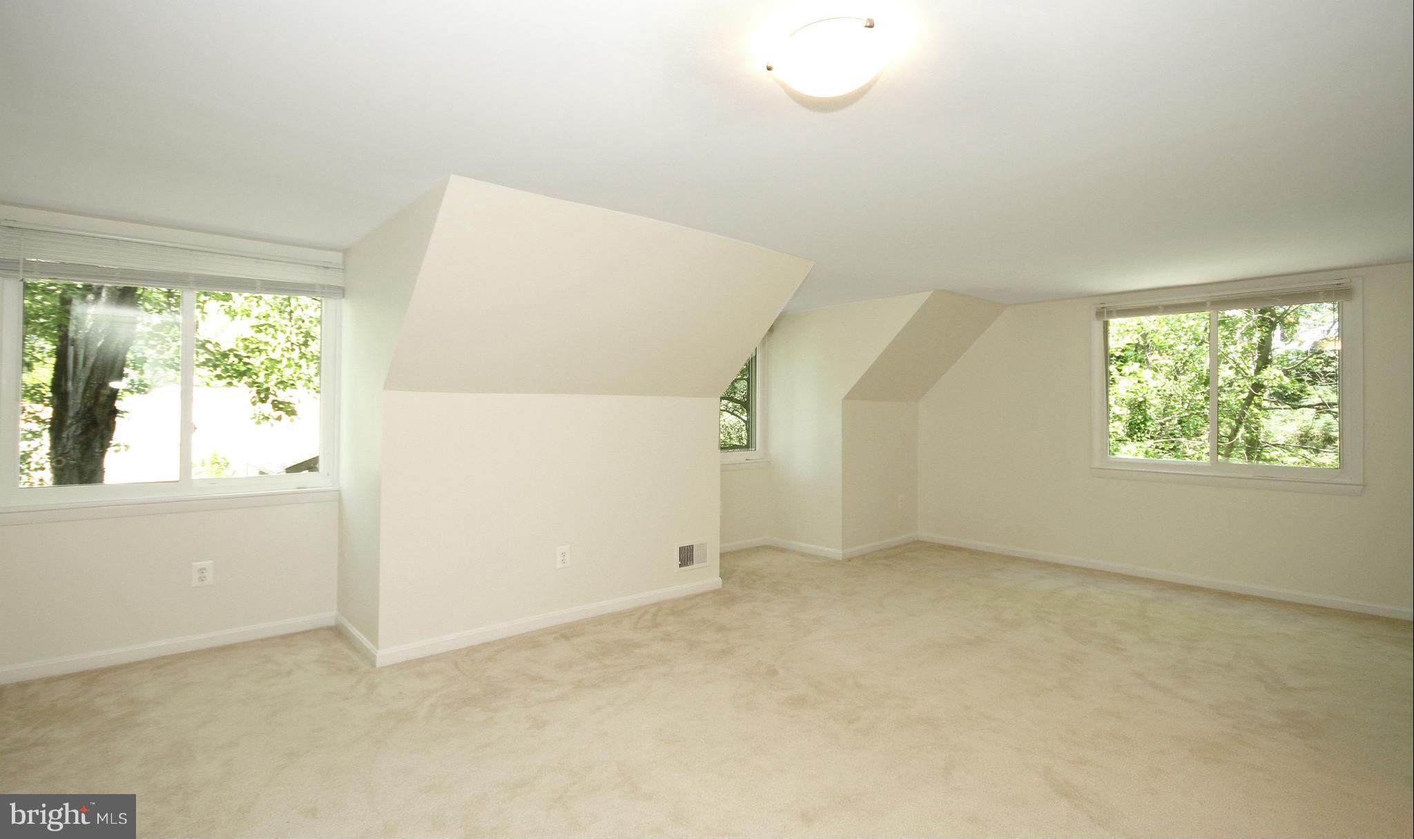 11402 Turnmill Lane Reston, VA 20191 - Photo 15 of 30 Upper Level