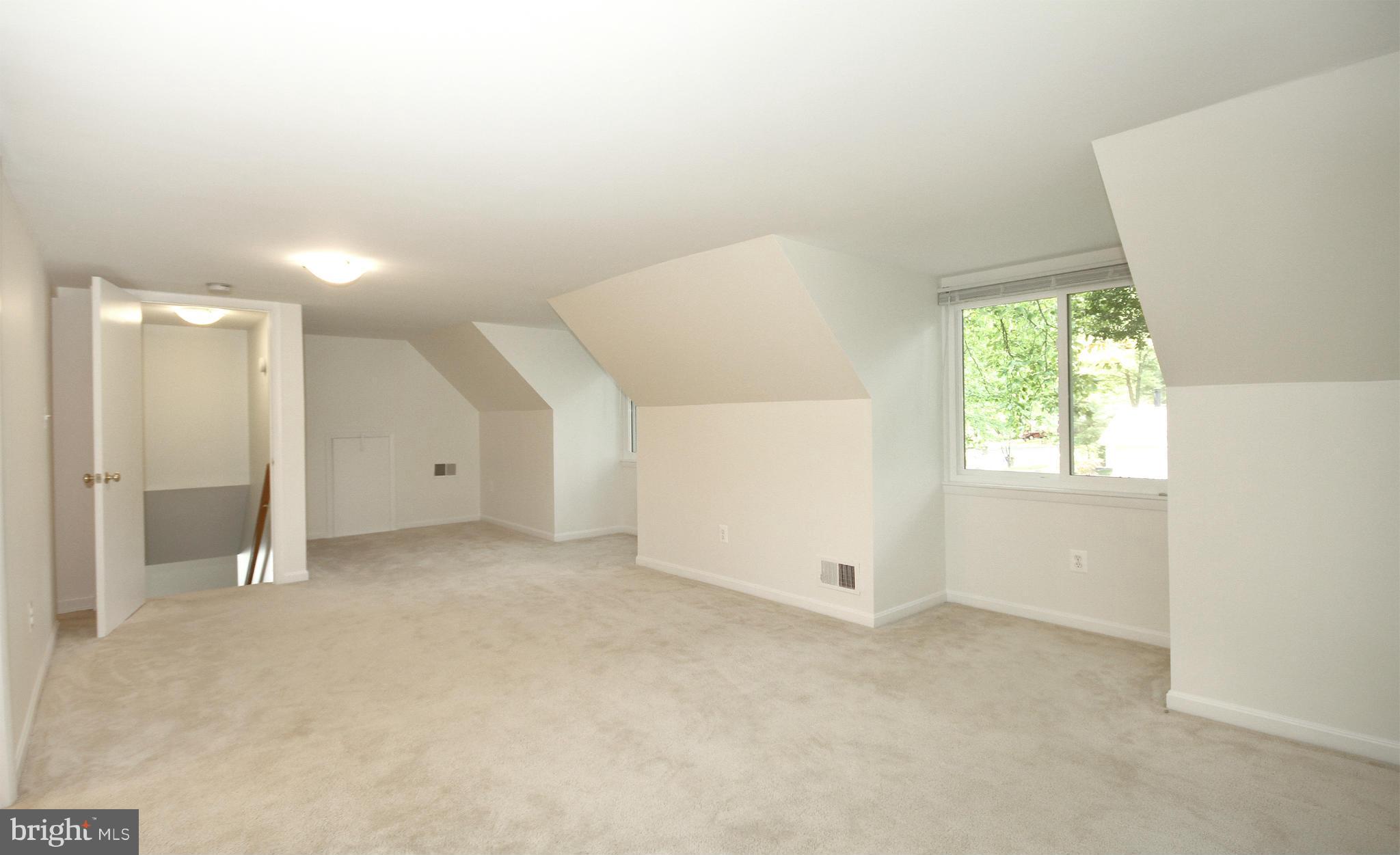 11402 Turnmill Lane Reston, VA 20191 - Photo 16 of 30 Upper Level