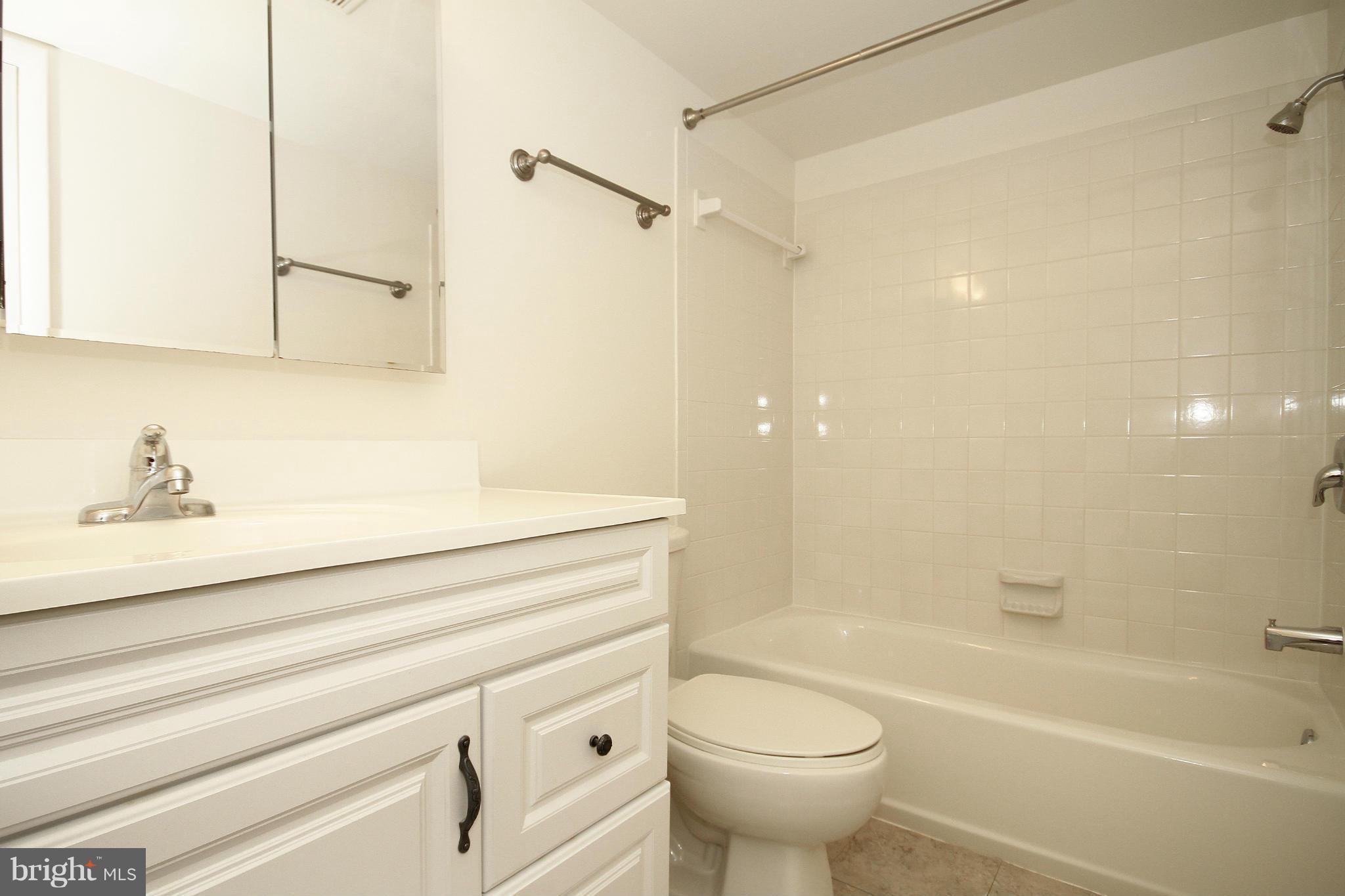 11402 Turnmill Lane Reston, VA 20191 - Photo 19 of 30 Bath