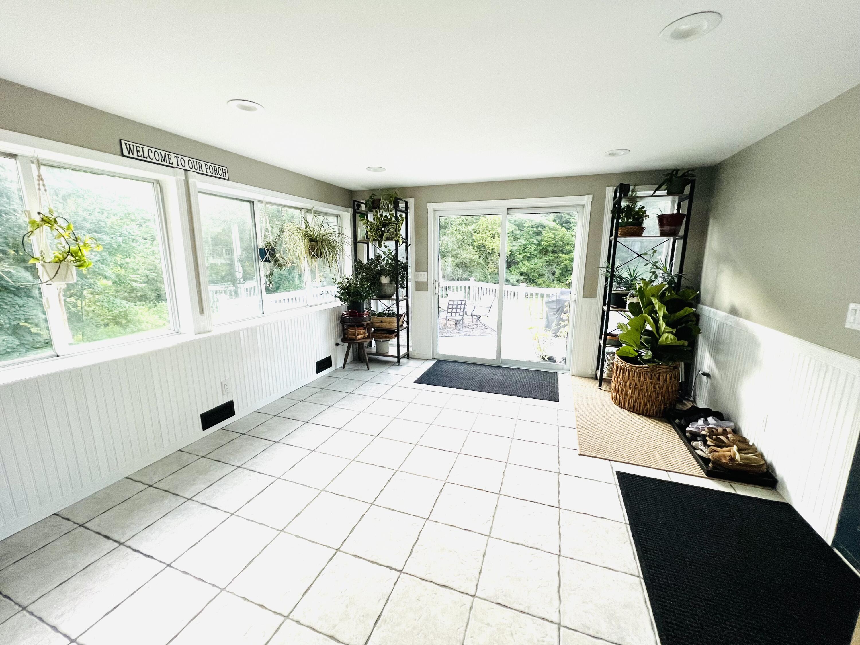 252 Windsor Street Randolph, ME 04346 - Photo 8 of 27 Entry way