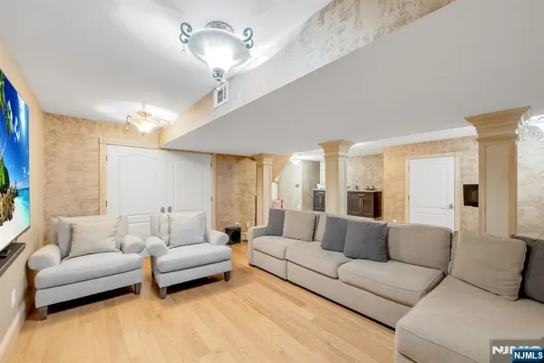 $1,359,995 | 4 Michele Court, Wayne, NJ 07470