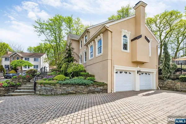 $1,359,995 | 4 Michele Court, Wayne, NJ 07470