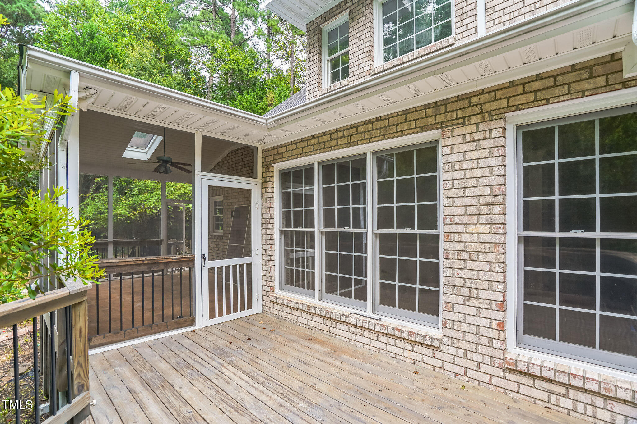 03_1900_High_Oaks_Ln_Raleigh_NC_27606_US