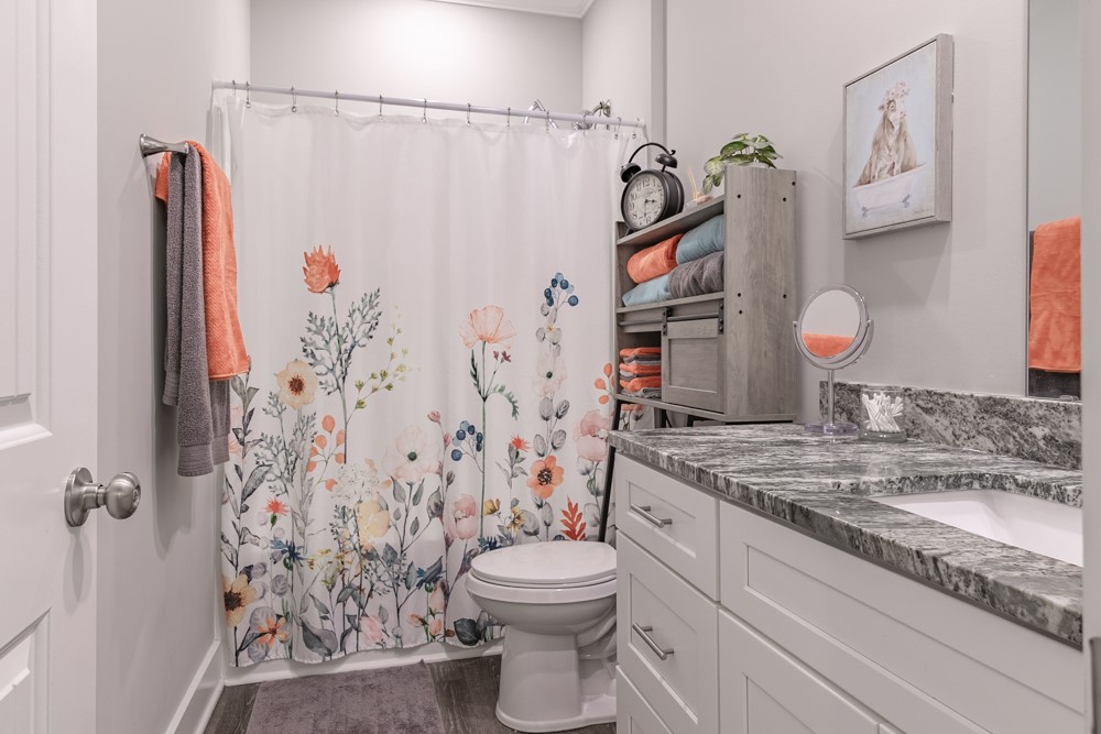 178 Nunnally Road Anderson, SC 29625 - Photo 19 of 25 Hall/Guest Bathroom