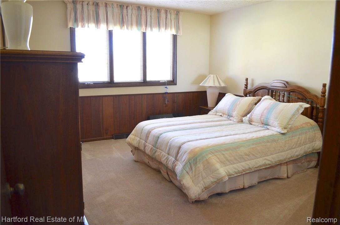 30098 Richmond Road Farmington, MI 48334 - Photo 27 of 61 27