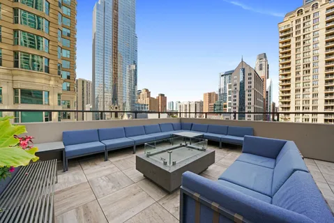 $375,000 | 30 East Huron Street, Unit 1904, Chicago, IL 60611