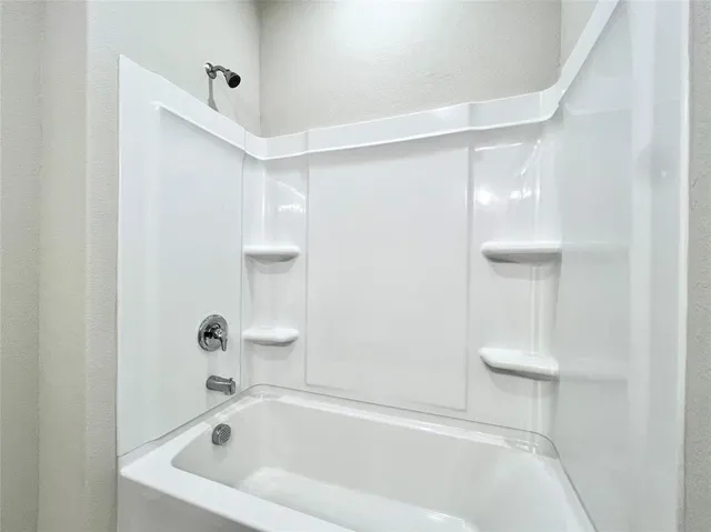 $2,095 | 3501 East Renfro Street, Unit 613, Burleson, TX 76028