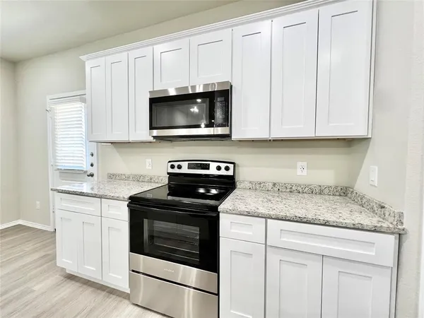 $1,875 | 3501 East Renfro Street, Unit 613, Burleson, TX 76028