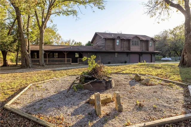 $360,000 | 5220 1200 Road, Fredonia, KS 66736