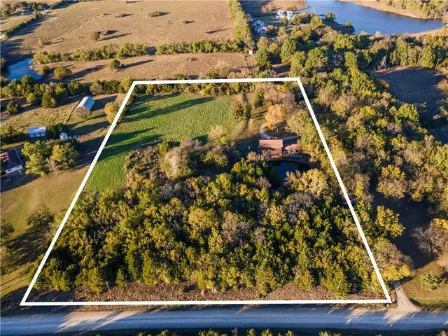 $360,000 | 5220 1200 Road, Fredonia, KS 66736