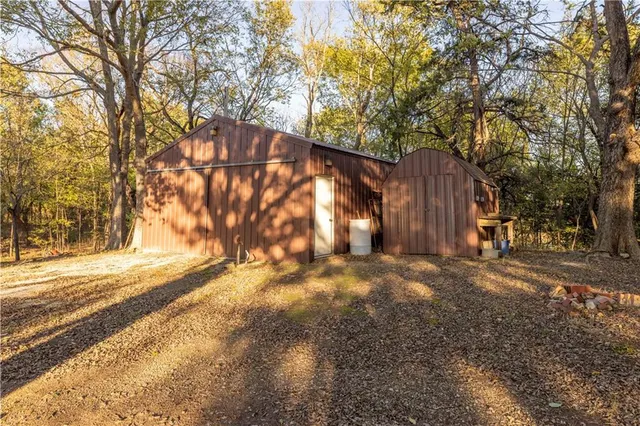 $360,000 | 5220 1200 Road, Fredonia, KS 66736