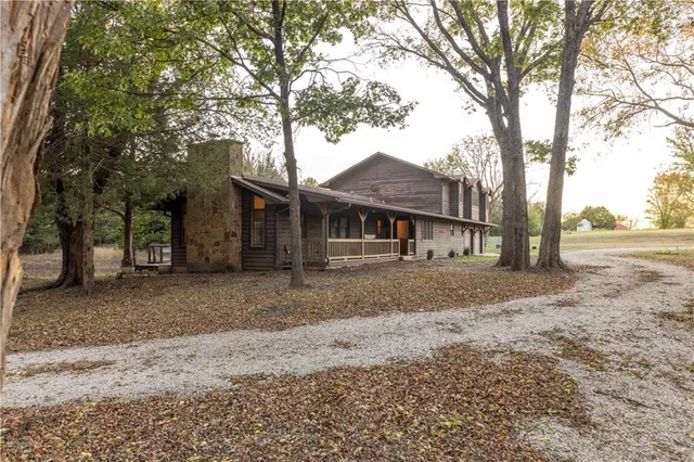 $360,000 | 5220 1200 Road, Fredonia, KS 66736