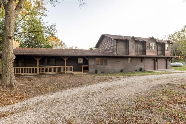 $360,000 | 5220 1200 Road, Fredonia, KS 66736