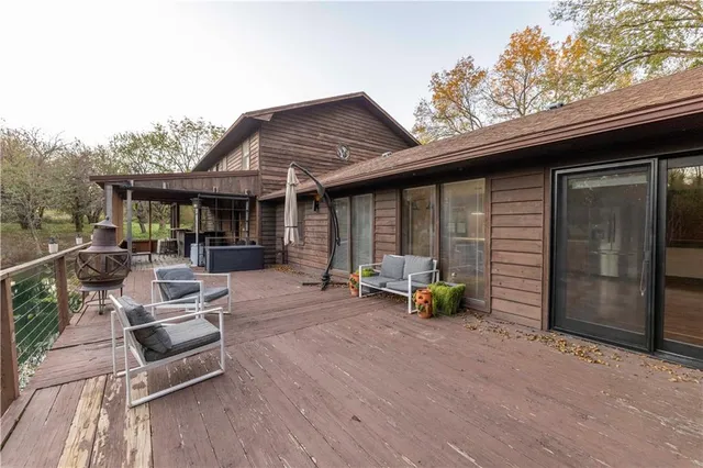 $360,000 | 5220 1200 Road, Fredonia, KS 66736