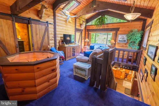 a view of an outdoor space