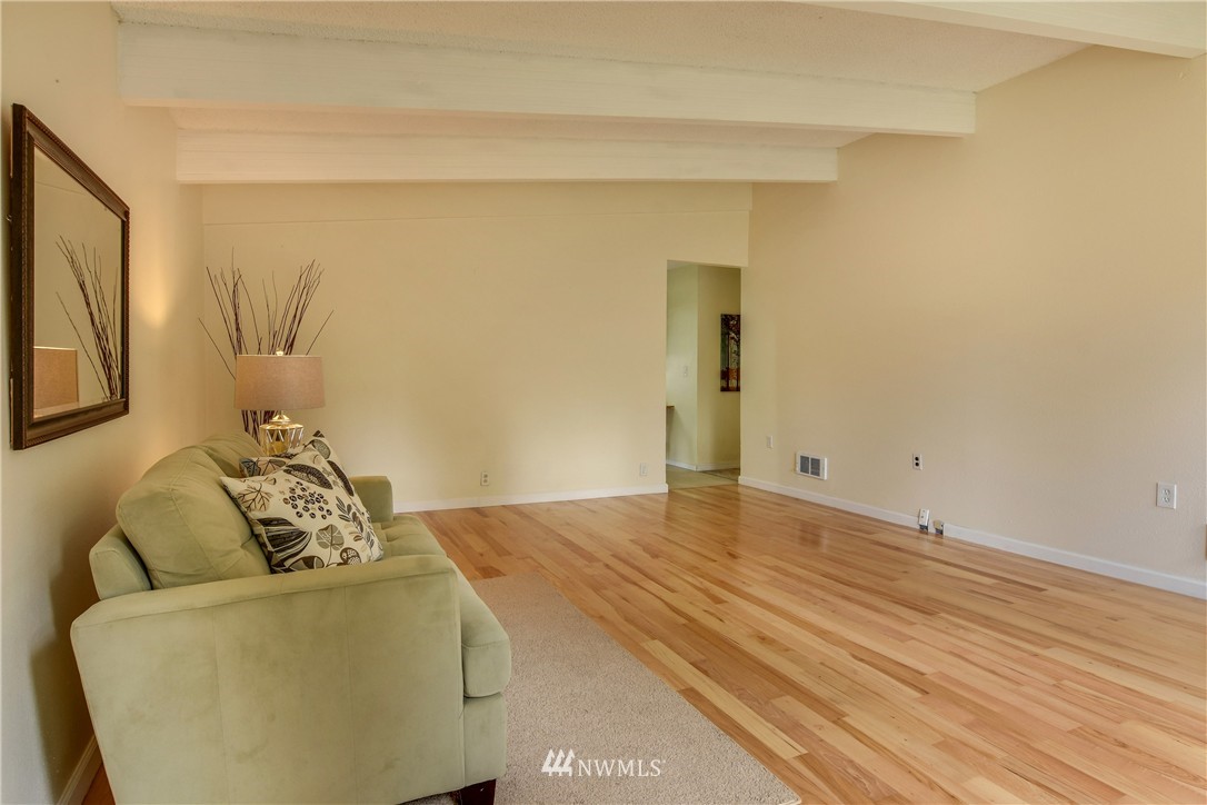 125 Poppy Road Bothell, WA 98012 - Photo 3 of 24
