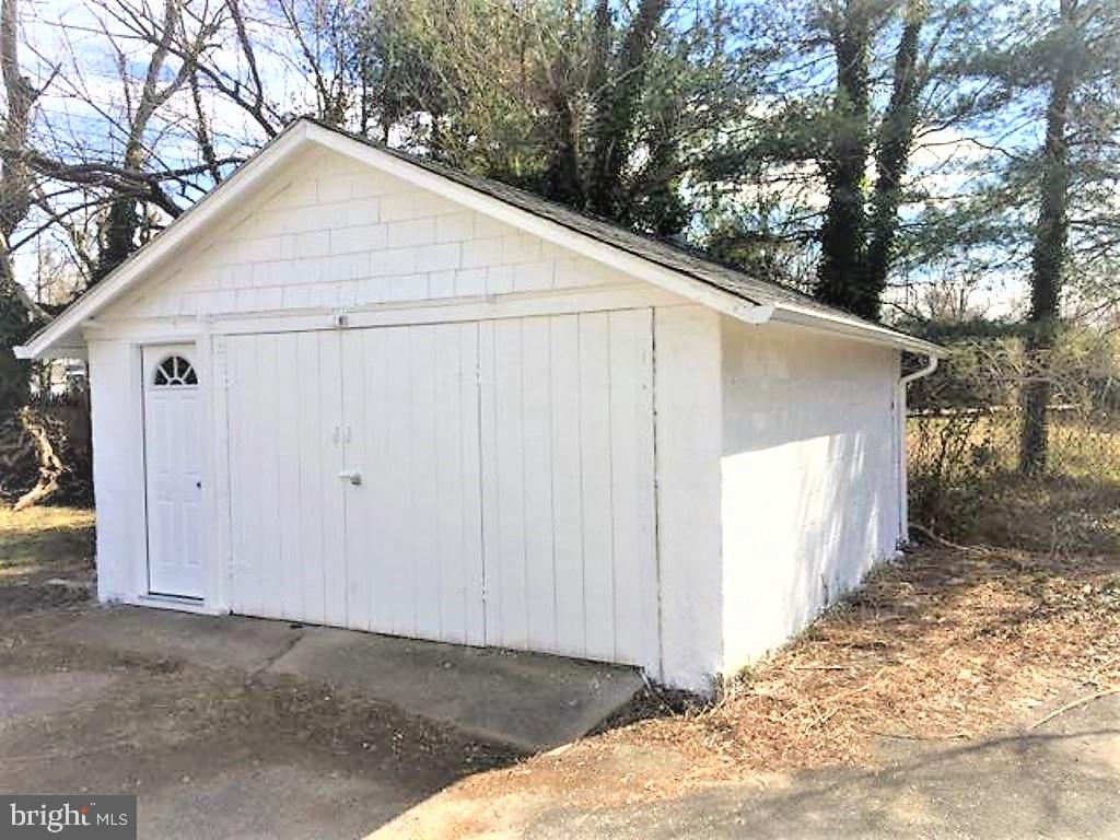7 Clementon Road Berlin, NJ 08009 - Photo 12 of 32