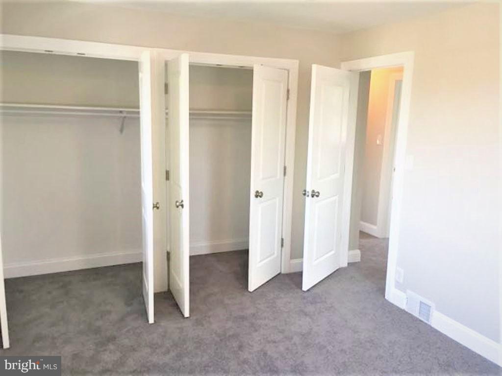 7 Clementon Road Berlin, NJ 08009 - Photo 25 of 32