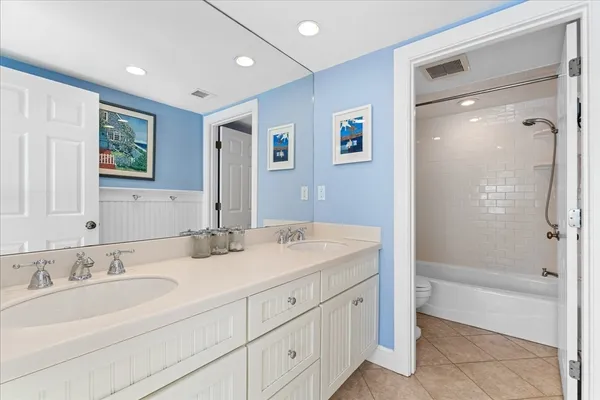 $2,495,000 | 279 Oakland Street, Wellesley, MA 02481