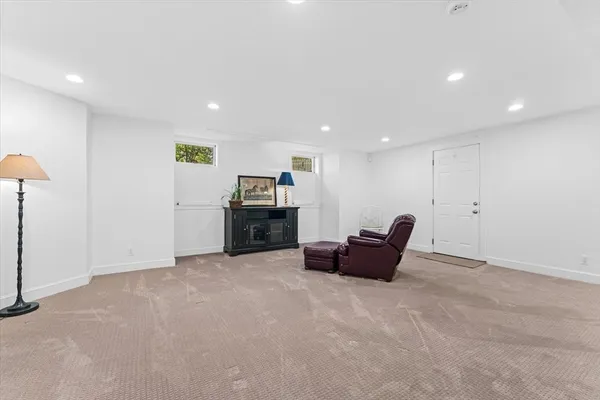 $2,495,000 | 279 Oakland Street, Wellesley, MA 02481