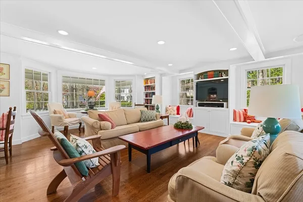$2,495,000 | 279 Oakland Street, Wellesley, MA 02481