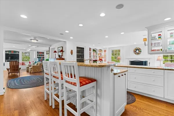$2,495,000 | 279 Oakland Street, Wellesley, MA 02481