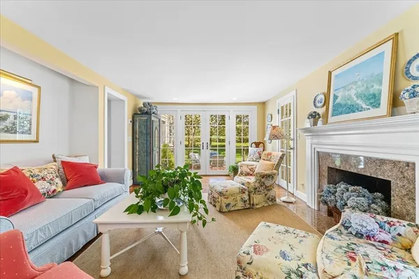 $2,495,000 | 279 Oakland Street, Wellesley, MA 02481