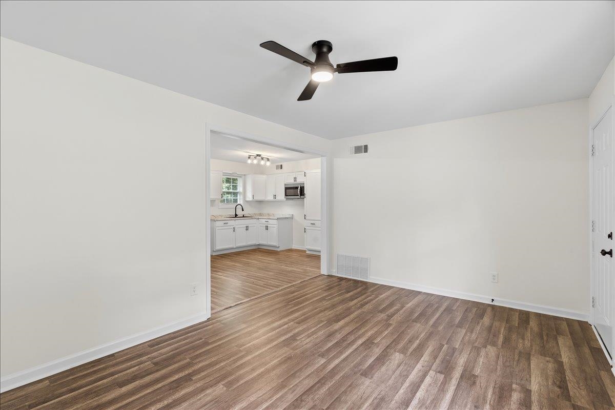 3065 Sax Road Memphis, TN 38109 - Photo 12 of 17 Living room