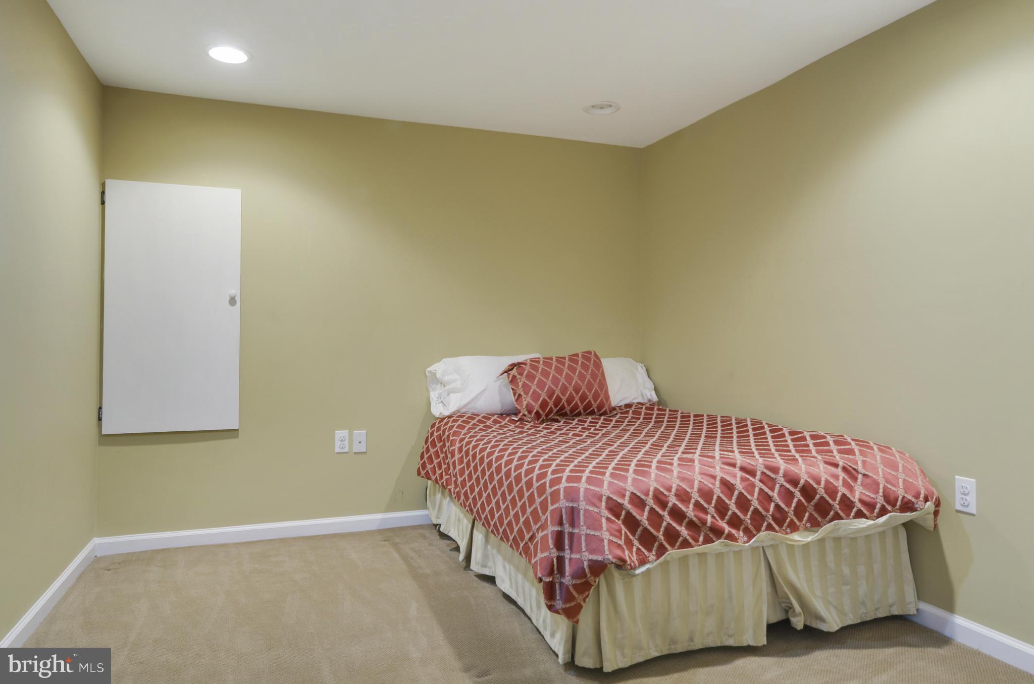 11708 Kemp Mill Road Silver Spring, MD 20902 - Photo 14 of 28 Bedroom