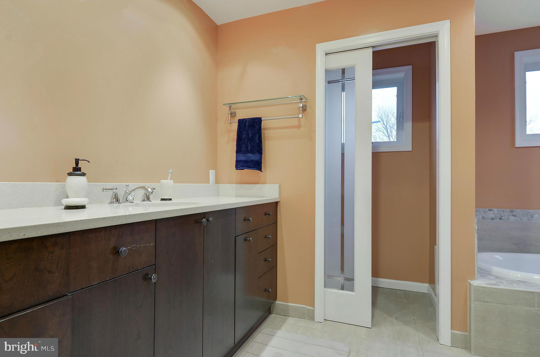 11708 Kemp Mill Road Silver Spring, MD 20902 - Photo 27 of 28 Bath (Master)