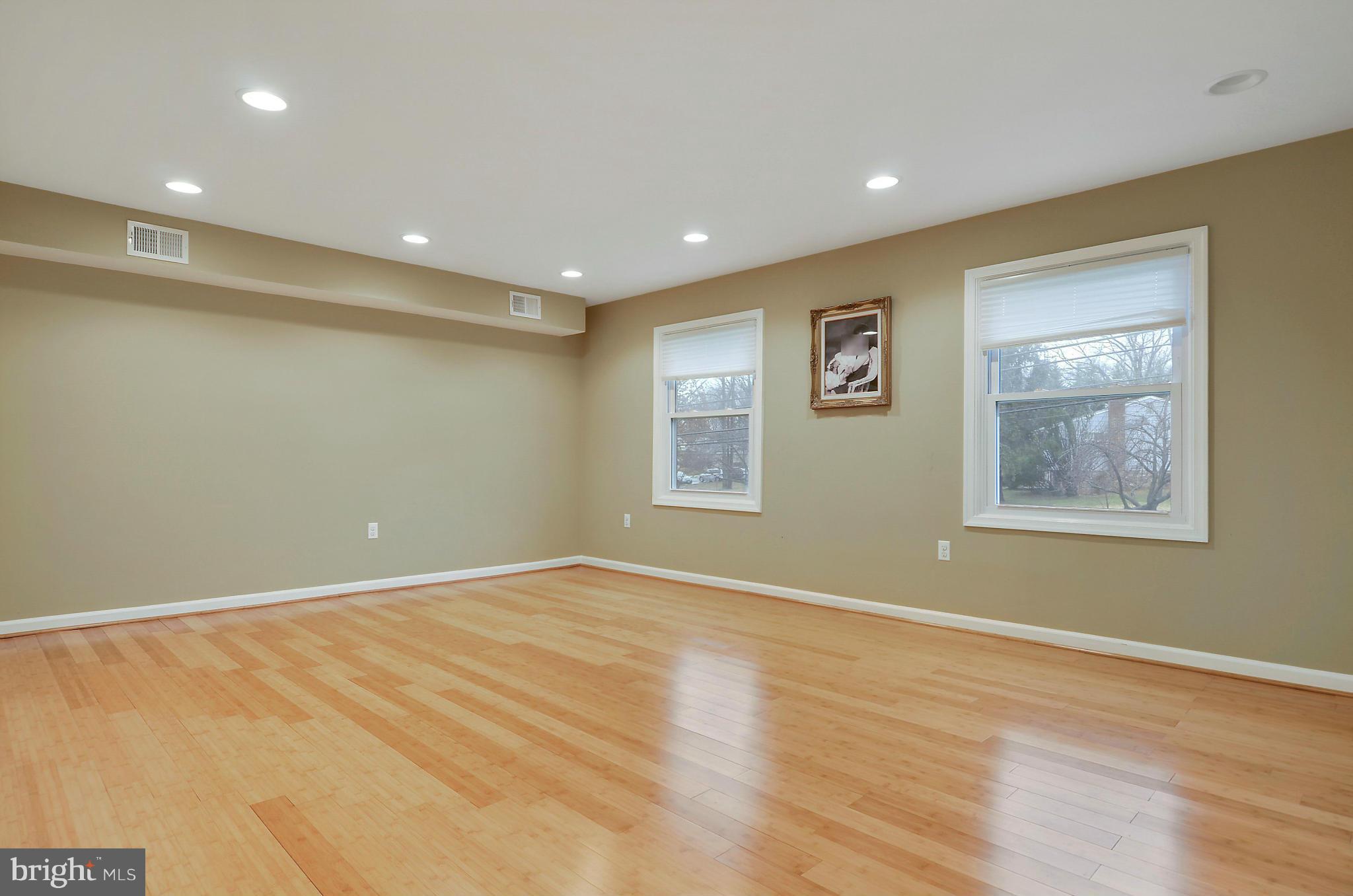 11708 Kemp Mill Road Silver Spring, MD 20902 - Photo 7 of 28 Living Room - Main Level