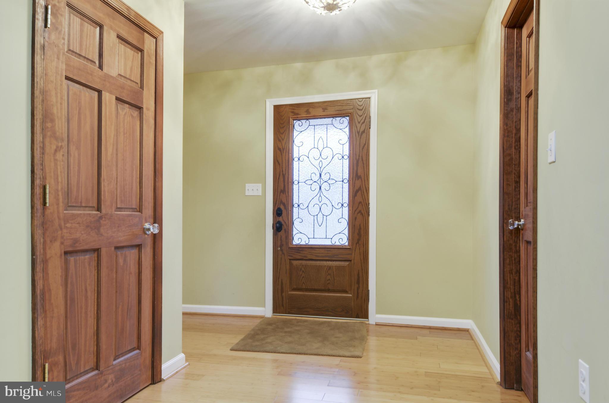 11708 Kemp Mill Road Silver Spring, MD 20902 - Photo 9 of 28 Foyer (Side Entry)