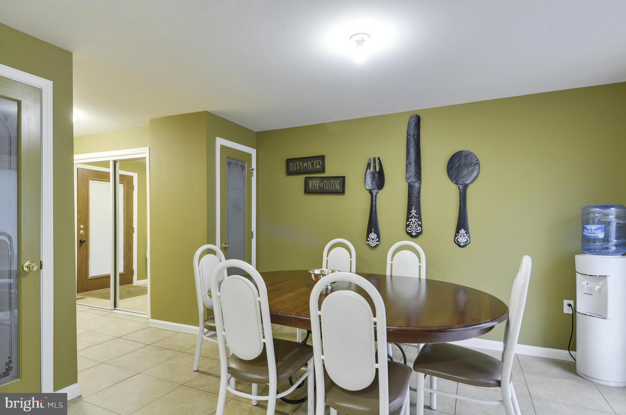 11708 Kemp Mill Road Silver Spring, MD 20902 - Photo 10 of 28 Breakfast room