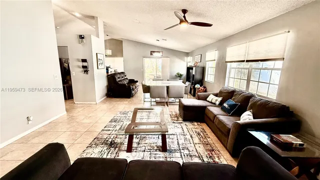 $3,750 | 5470 Pine Circle, Coral Springs, FL 33067