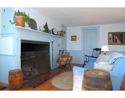 1603 Main Road Westport, MA 02790 - Photo 6 of 7 Exterior Front.