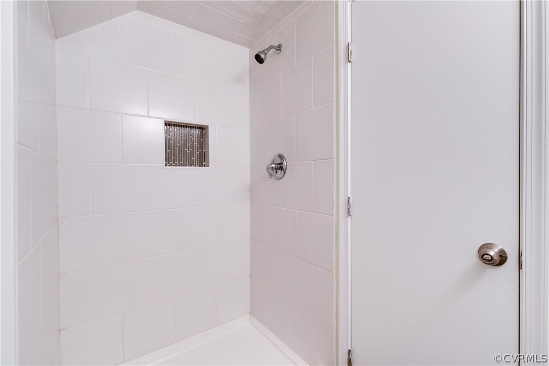 2901 West Strathmore Road North Chesterfield, VA 23237 - Photo 25 of 36 a bathroom with a shower