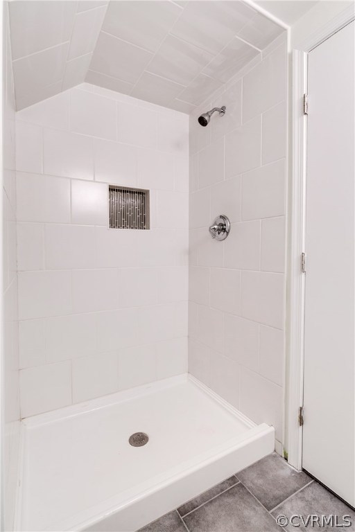 2901 West Strathmore Road North Chesterfield, VA 23237 - Photo 26 of 36 a bathroom with a shower