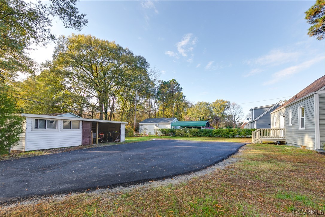 2901 West Strathmore Road North Chesterfield, VA 23237 - Photo 34 of 36 a view of street with large trees