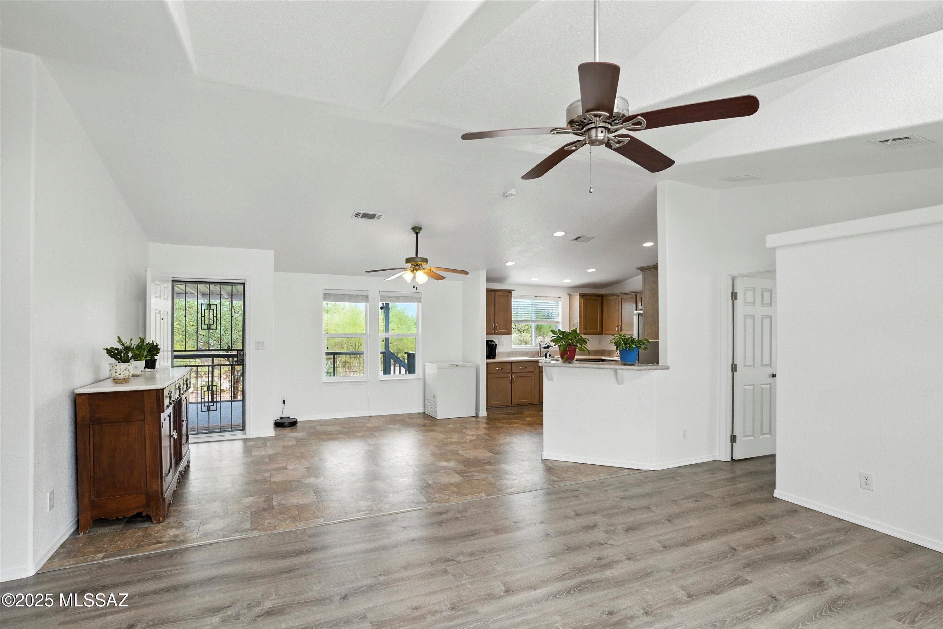 10597 West Mars Road Tucson, AZ 85743 - Photo 5 of 26 Gallery Image 5