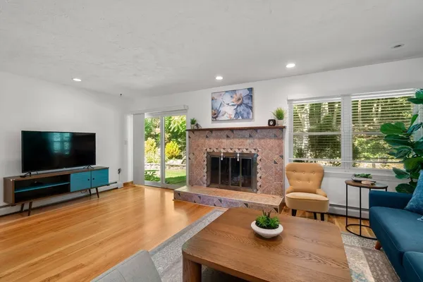 $849,000 | 2255 Commonwealth Avenue, Unit 2255, Newton, MA 02466