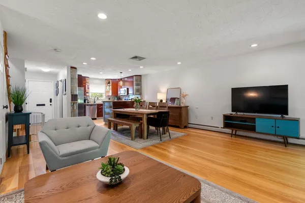 $849,000 | 2255 Commonwealth Avenue, Unit 2255, Newton, MA 02466